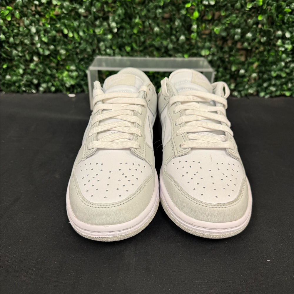 Nike Dunk Low Shoes - W7 - Picture 3 of 8